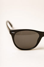 Load image into Gallery viewer, Hollywood Lights Sunglasses in Black
